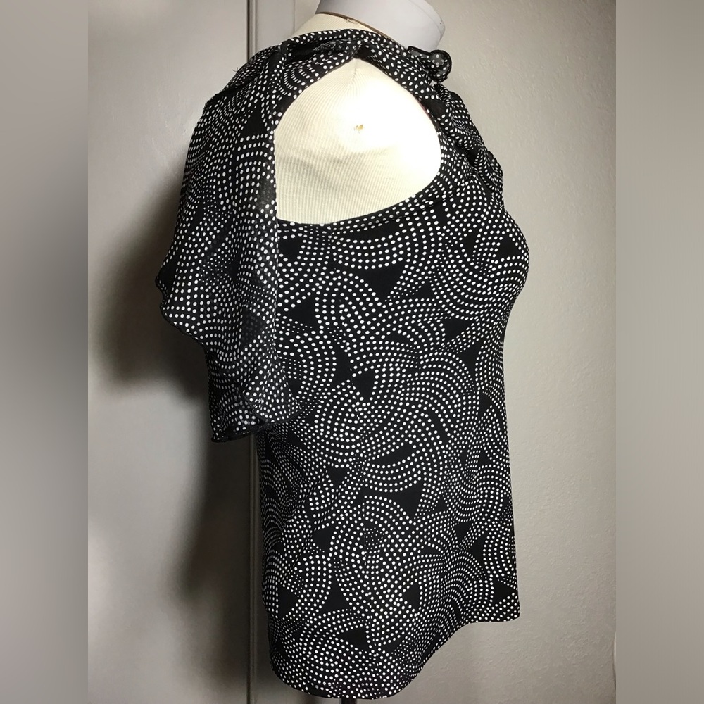ADELE & MAY BLOUSE WOMEN Sz  M W/Poncho Cover Floral Embroidered Around The Nec - Picture 7 of 13